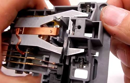 Thay công tắc cửa máy giặt Electrolux