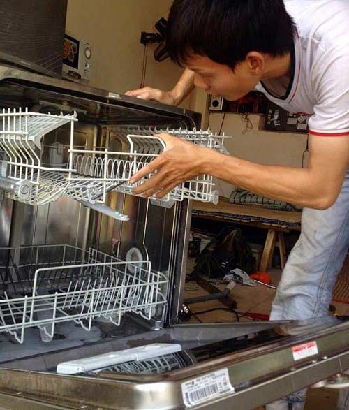 sửa máy rửa bát Electrolux