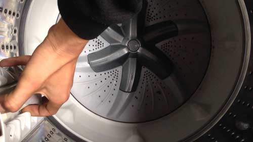 thay túi lọc rác máy giặt Electrolux