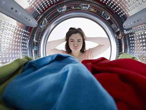 mở cửa máy giặt Electrolux khi đang chạy