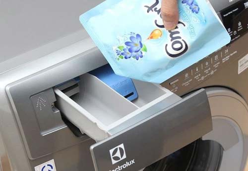 sử dụng nước xả vải cho máy giặt Electrolux