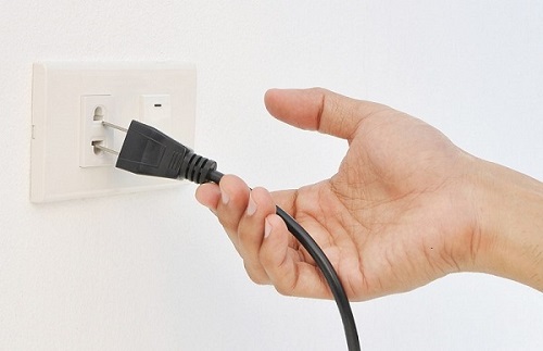 rút nguồn điện máy giặt